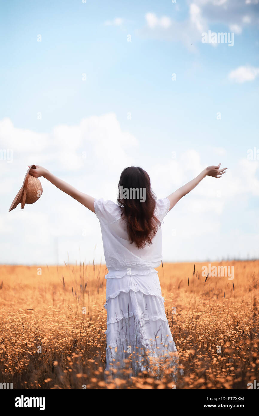 Pregnant woman in nature for a walk in the autumn Stock Photo - Alamy