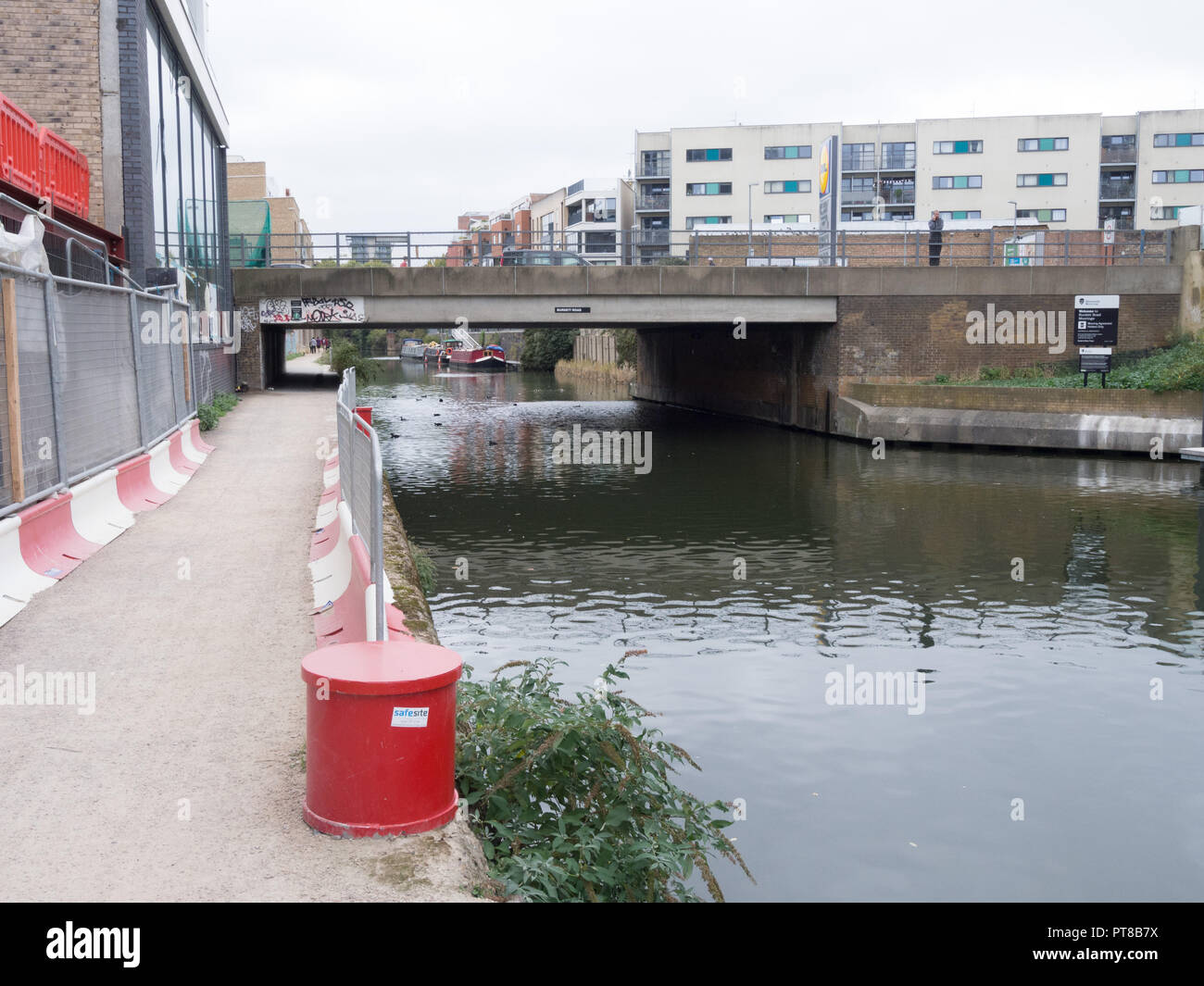 Limehouse Cut, Poplar, East London Stock Photo Alamy
