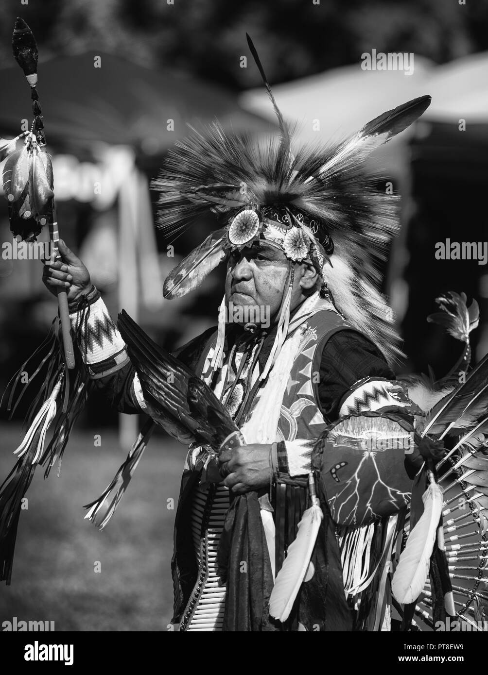 Native american traditional ceremony and child Black and White Stock ...