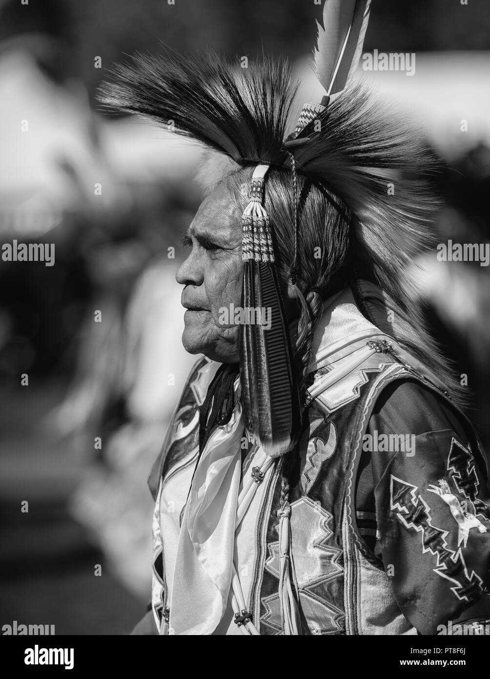 Native american traditional ceremony and child Black and White Stock ...