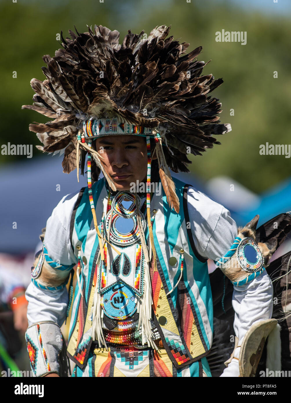 Native american traditional ceremony and child hi-res stock photography ...
