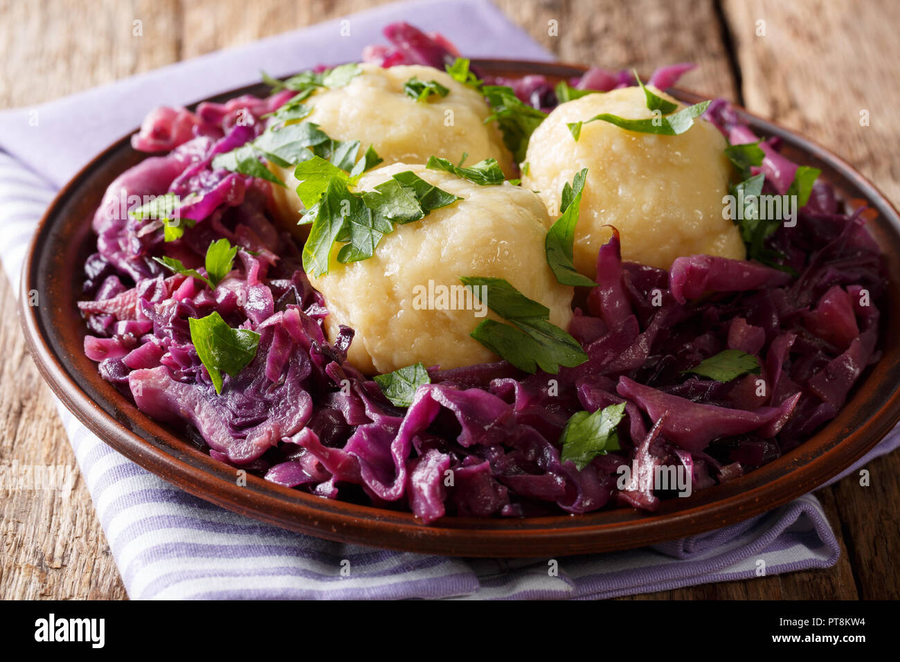 The recipe for stewed sauerkraut in German The recipe for stewed sauerkraut in German