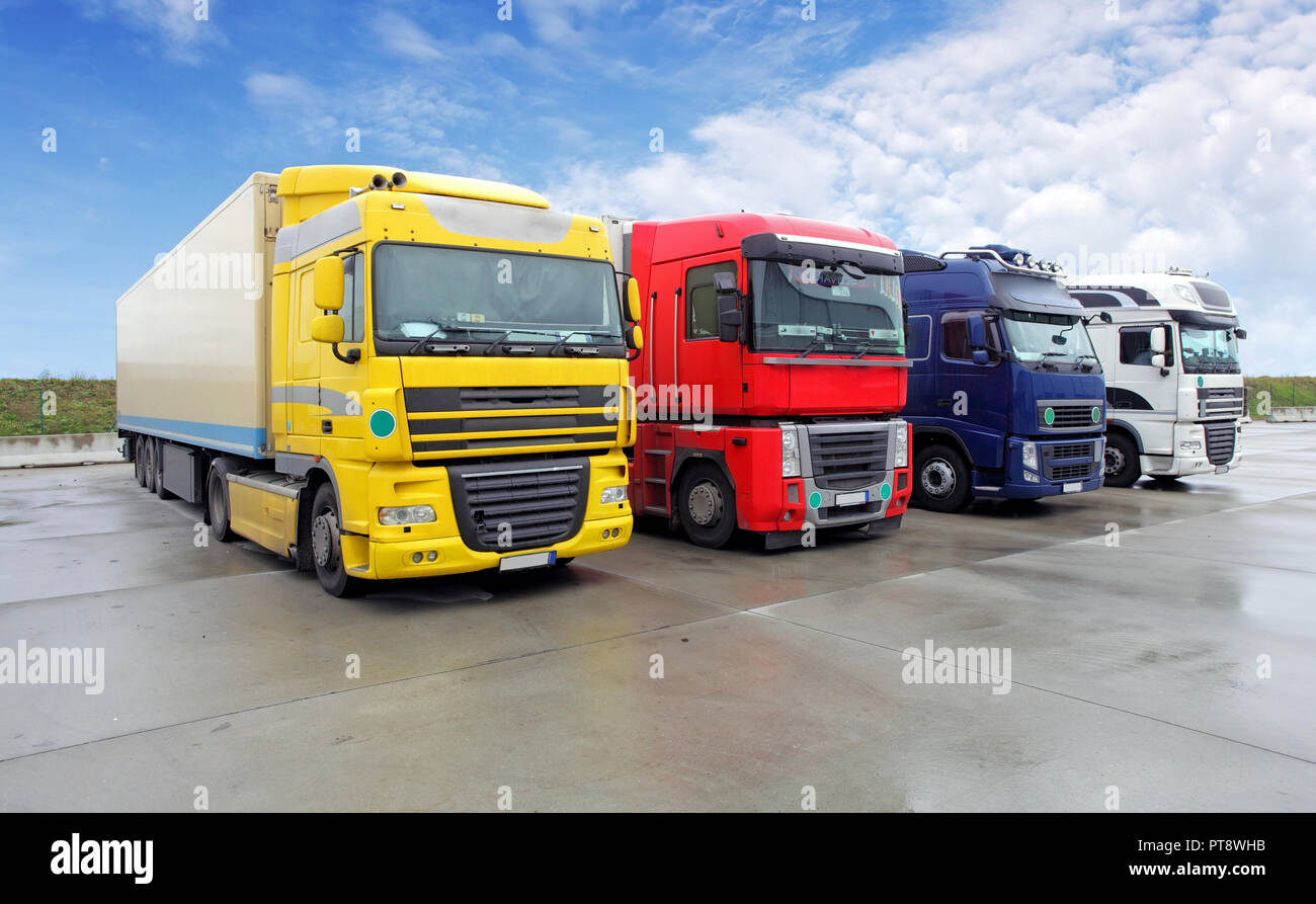 Dhl trucks hi-res stock photography and images - Alamy
