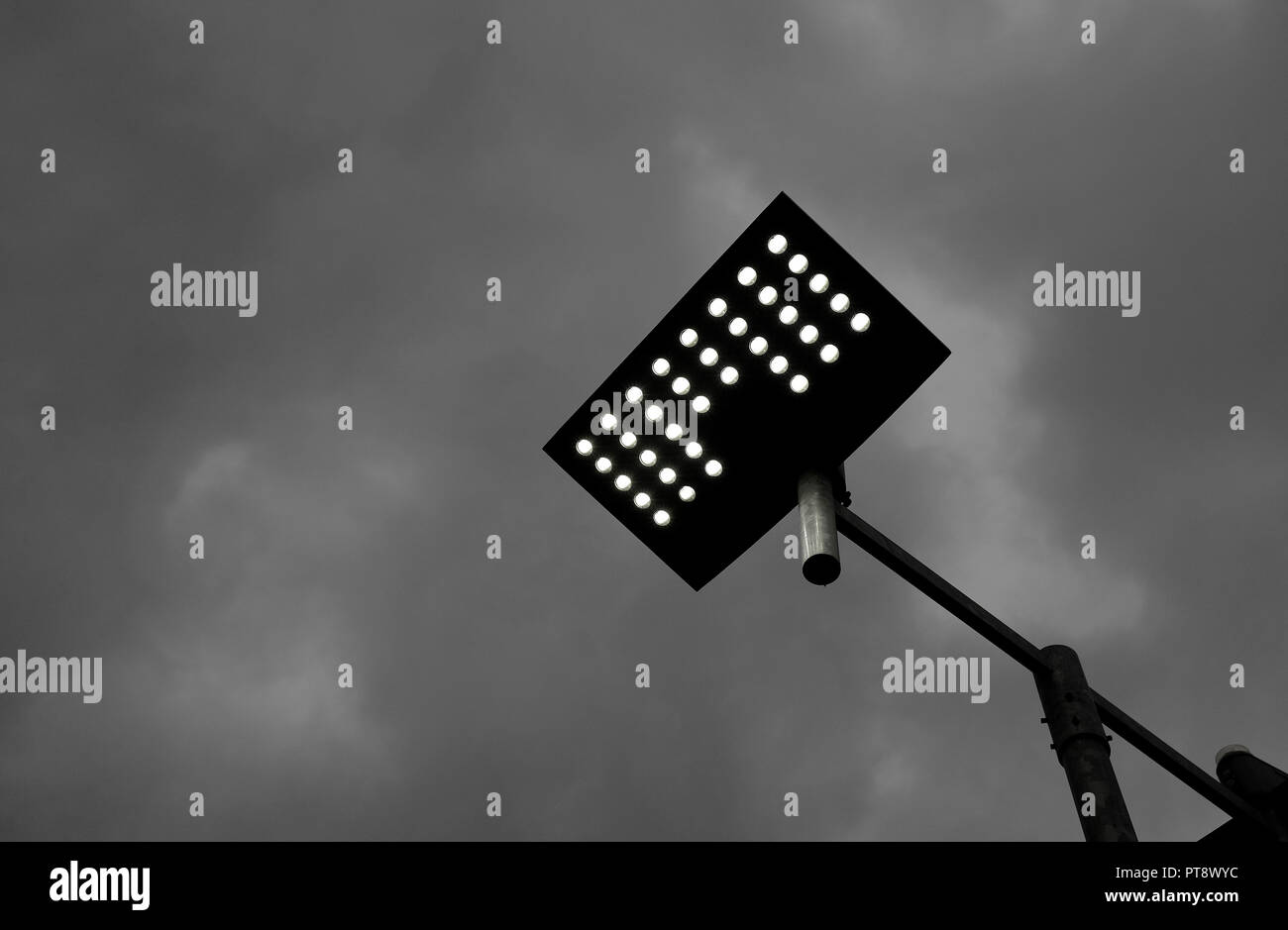 Street lights and lighting lighting hires stock photography and images