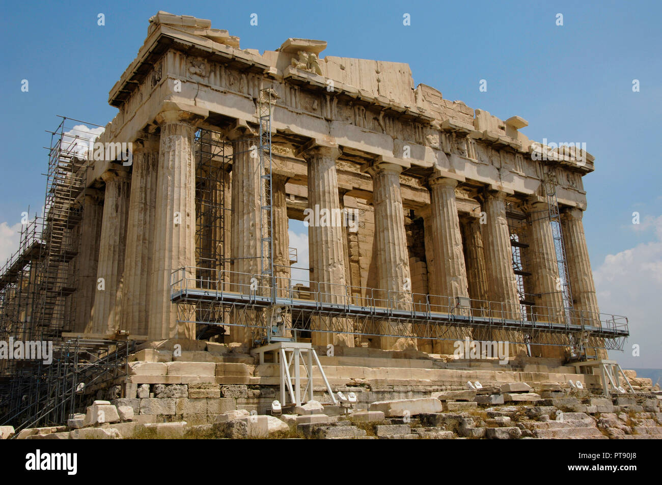 Greece. Athens. Acropolis. Parthenon. Classical temple dedicated to Athena, 447 BC-432 BC. Doric order. Architects: Iktinos and Callicrates. Sculptor: Phidias. General  view. Stock Photo