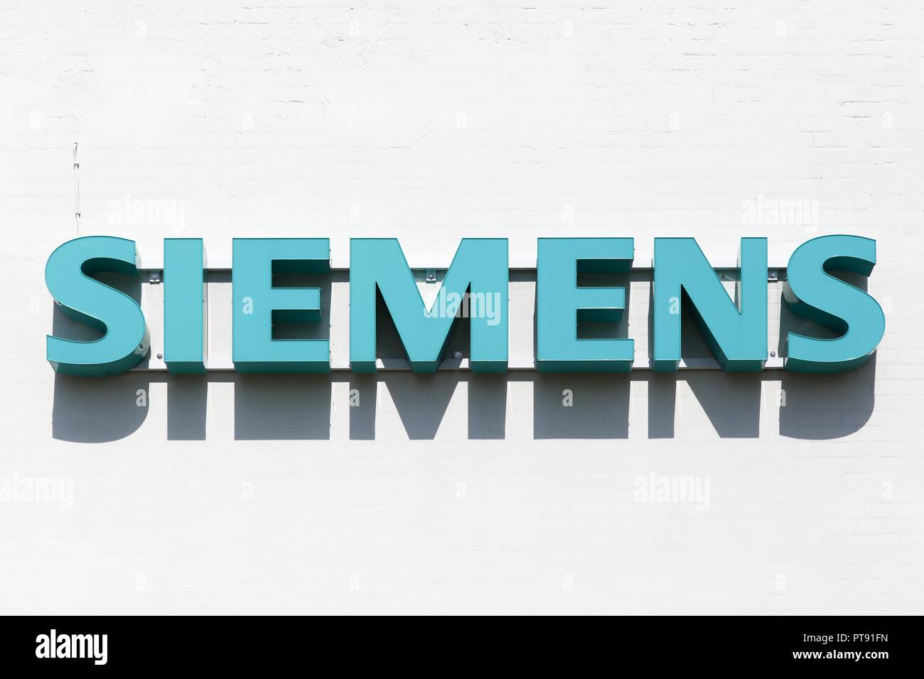 Siemens logo hi-res stock photography and images - Alamy