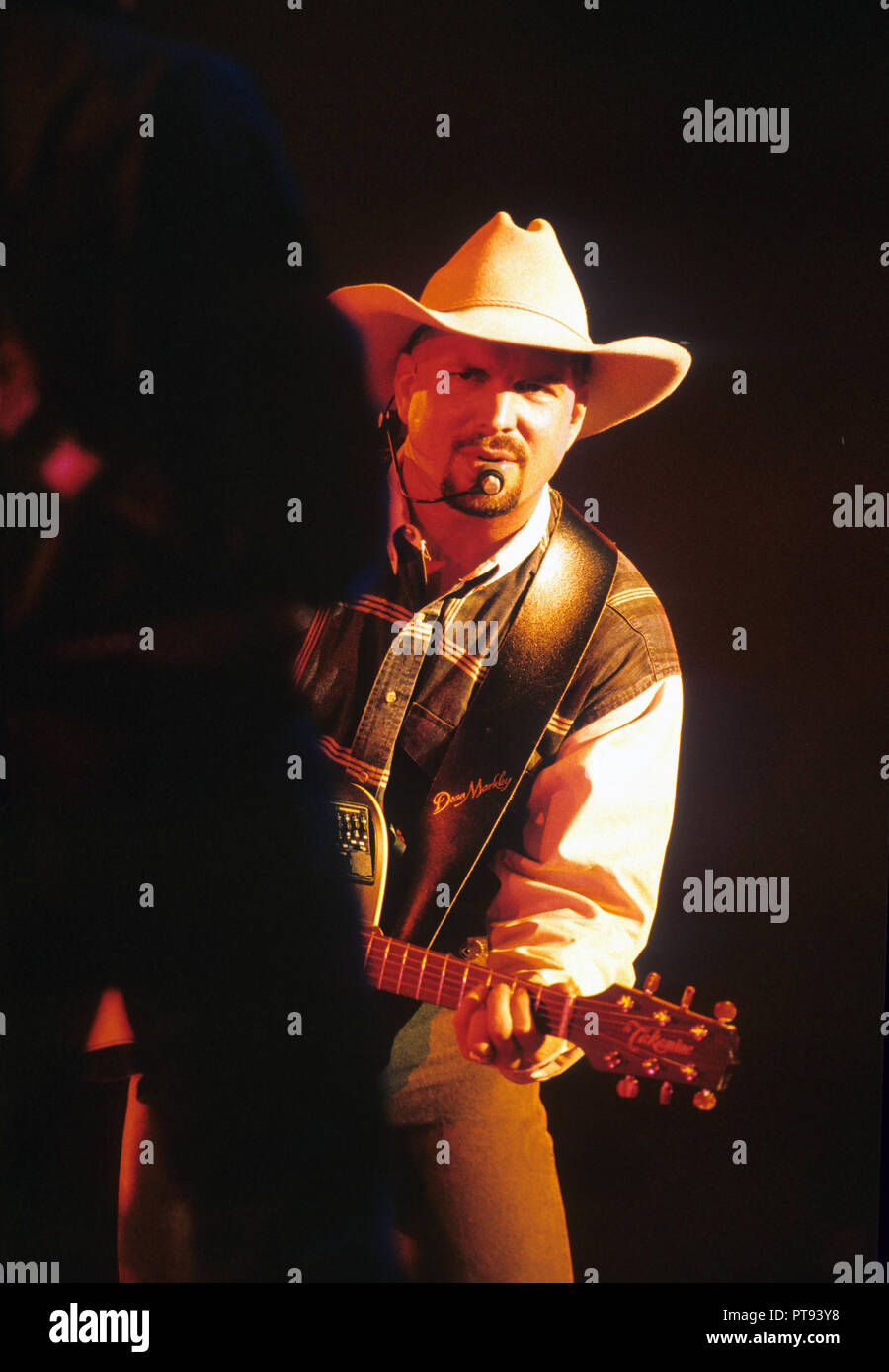 Singer Garth Brooks performing in Worcester, Massachusetts, USA, 1996 Stock Photo