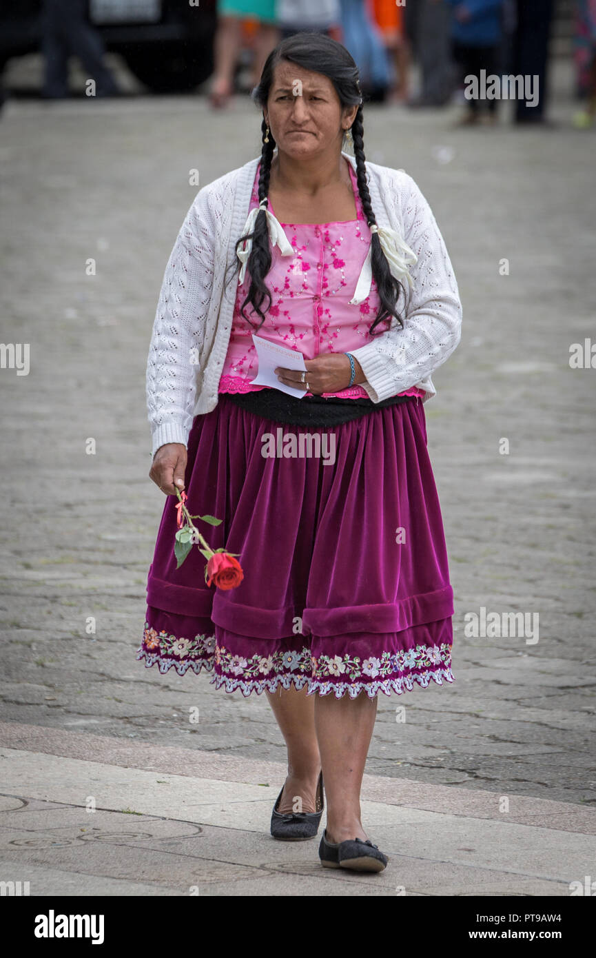 Chordeleg village Chola people in traditional dress - nr Cuenca Ecuador  Stock Photo - Alamy