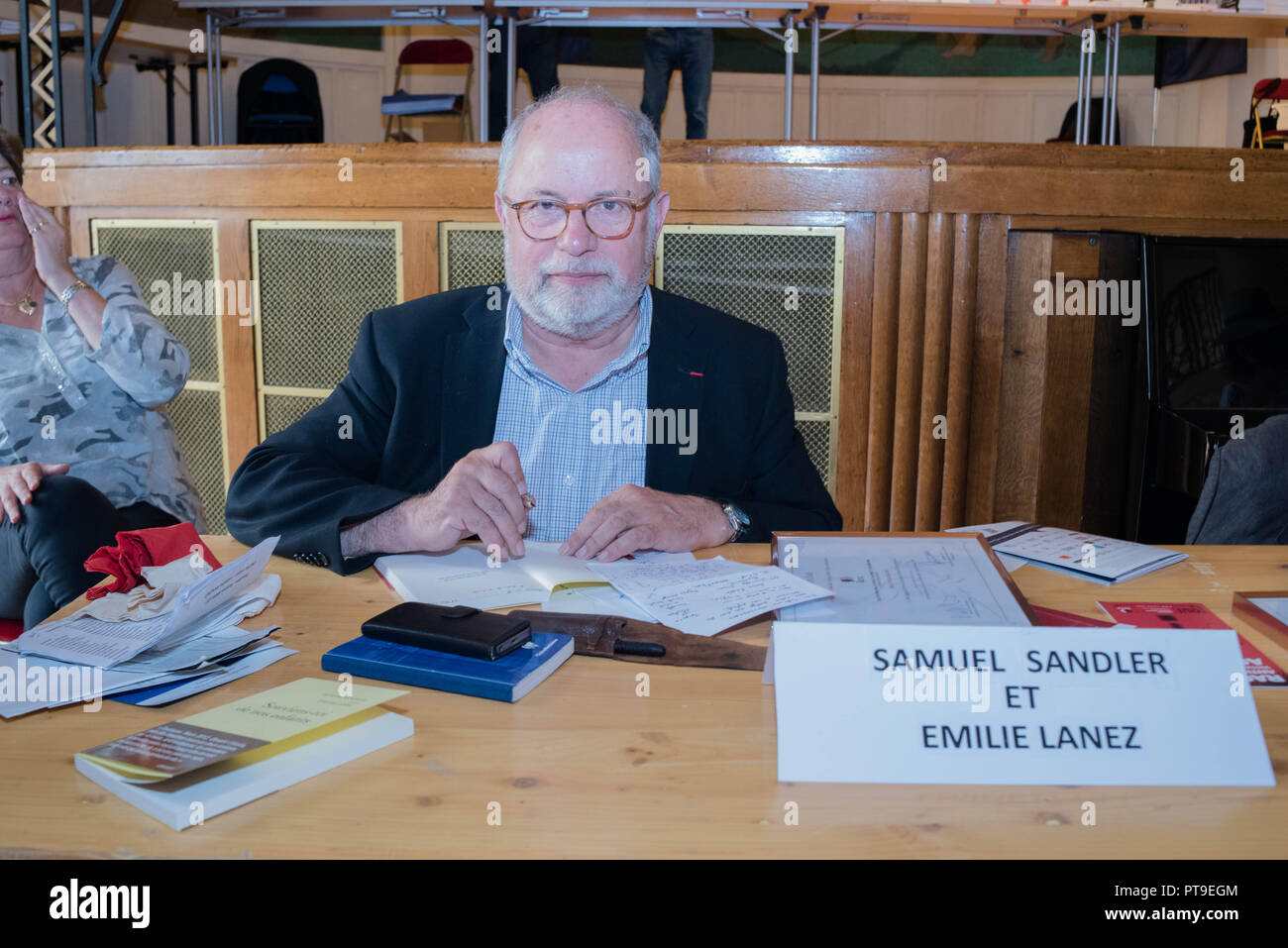 Paris Salon du Livre de l'Antiracisme et de la Diversité  :   Samuel Sandler & Valère Staraselski , exco pour   Prix de la Licra 2018 Stock Photo