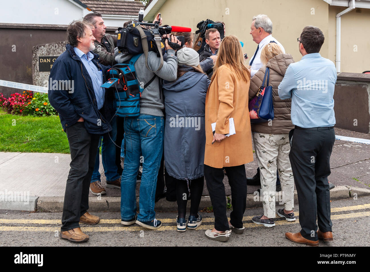 Macroom, West Cork, Ireland. 8th Oct, 2018. Garda Superintendent Michael Fitzpatrick from Macroom Garda Station gives a press conference at the scene of a fatal stabbing in Dan Corkery Place, Macroom. The State Pathologist is due on the scene at 4pm today. Credit: AG News/Alamy Live News. Stock Photo