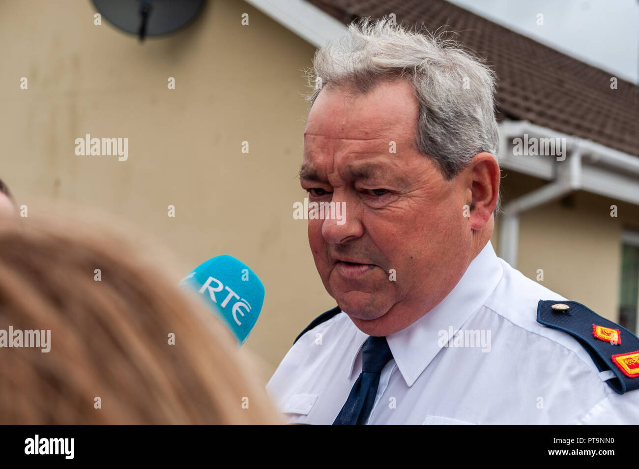 Macroom, West Cork, Ireland. 8th Oct, 2018. Garda Superintendent Michael Fitzpatrick from Macroom Garda Station give a press conference at the scene of a fatal stabbing in Dan Corkery Place, Macroom. The State Pathologist is due on the scene at 4pm today. Credit: AG News/Alamy Live News. Stock Photo