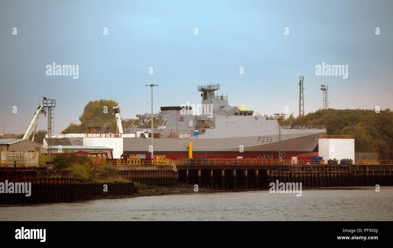 Glasgow, Scotland, UK .6th October, 2018. First look at the under construction  River-class patrol vessel P233 HMS Tamar on the River Clyde at BAE Systems in Govan which enters commission in 2021. Gerard Ferry/Alamy news Stock Photo