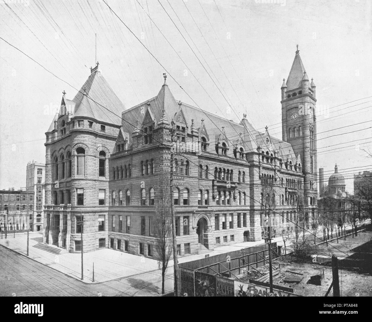 Cincinnati City Hall Black And White Stock Photos & Images - Alamy