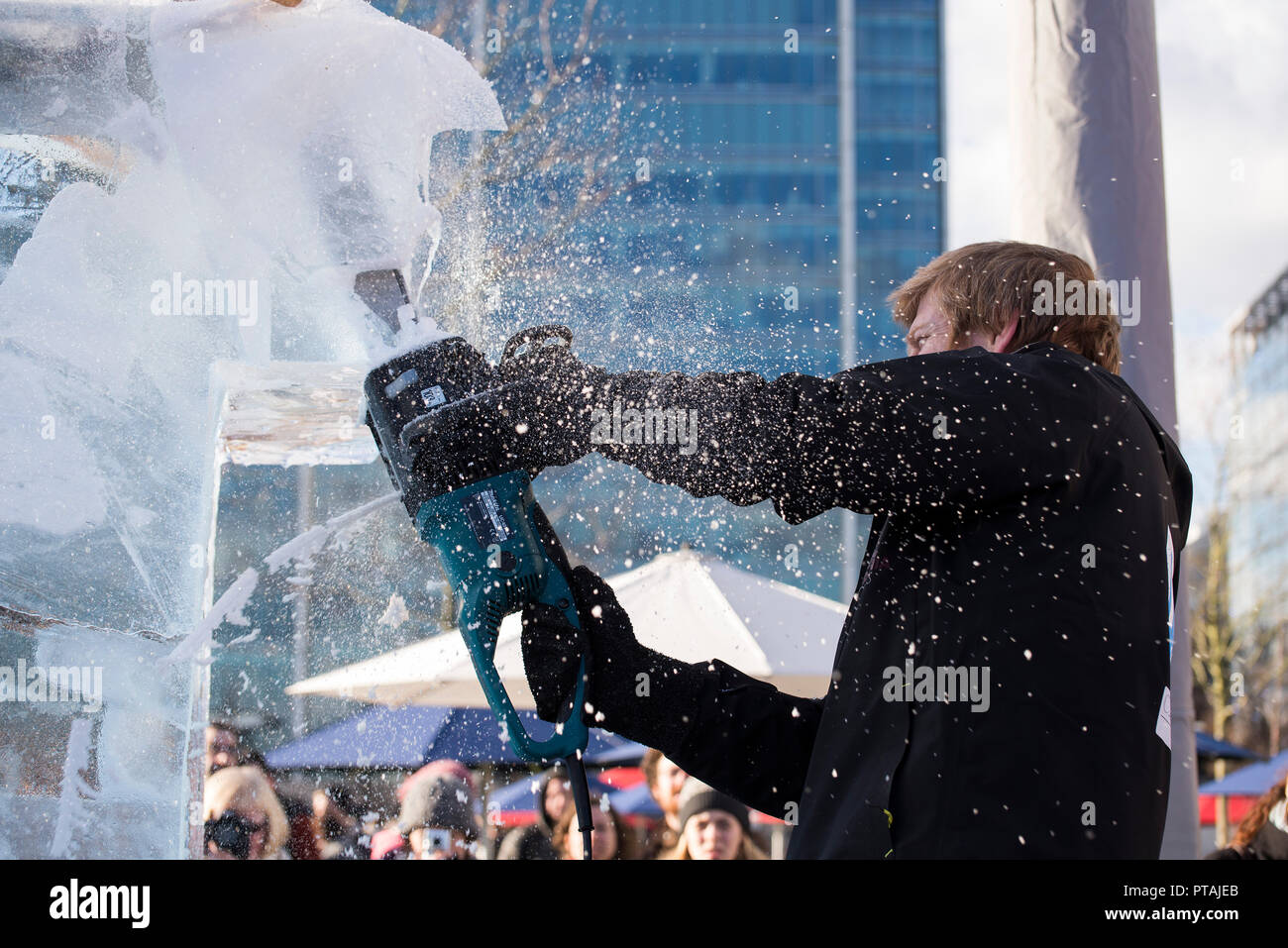 London ice sculpture at Canary Wharf Stock Photo - Alamy