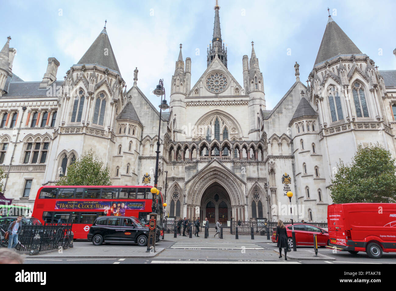Royal Courts of Justice in Strand, City of Westminster, London WC2, civil law courts for the High Court and Court of Appeal for England and Wales Stock Photo