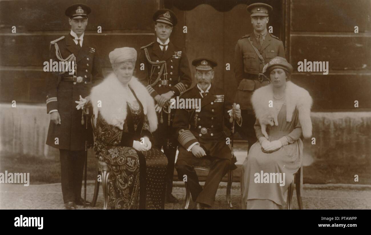 'H.R.H. The Duke of York, H.R.H. The Prince of Wales, H.R.H. Prince Henry, H.M. The Queen, H.M. The Creator: Vandyk. Stock Photo