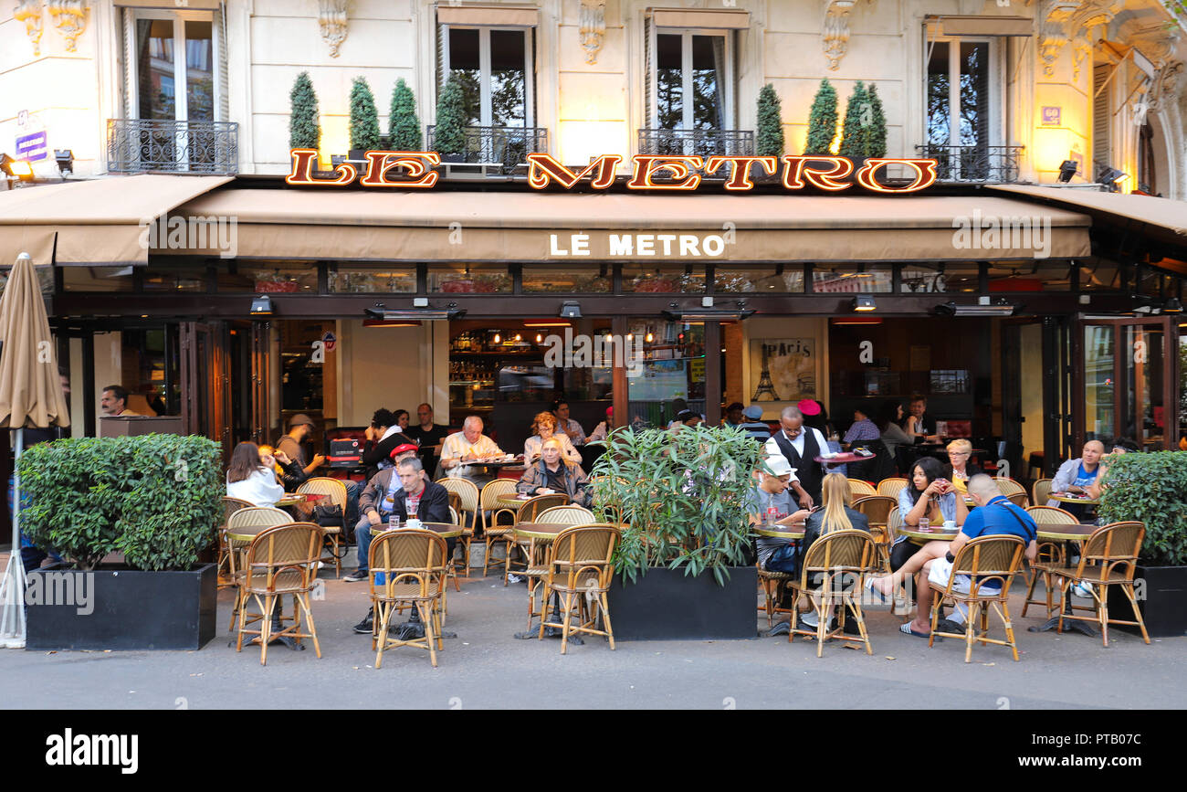Le Metro is a typical Parisian cafe located on Saint Germain boulevard