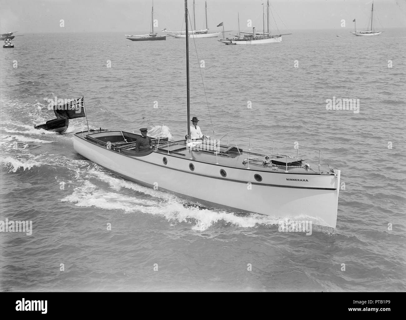 The Cabin Cruiser Minnehaha 1914 Creator Kirk Sons Of Cowes