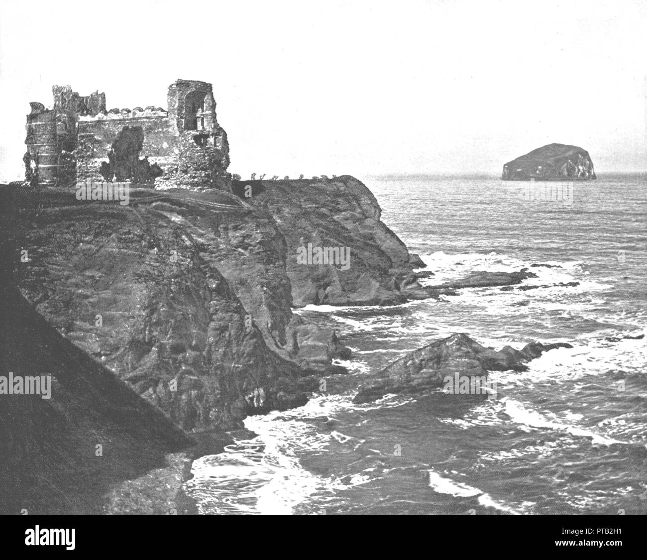 Beautiful ruined castle Black and White Stock Photos & Images - Alamy