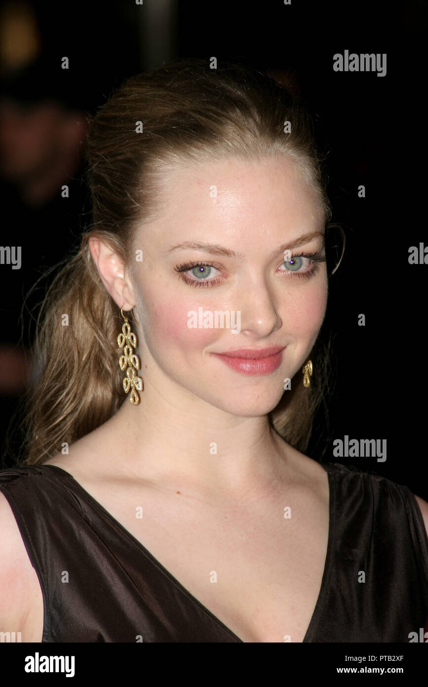 Amanda Seyfried  2/23/06 Big Love  @  Mann's Chinese Theatre, Hollywood photo by Jun Matsuda/HNW / PictureLux  File Reference # 33680 029HNW Stock Photo