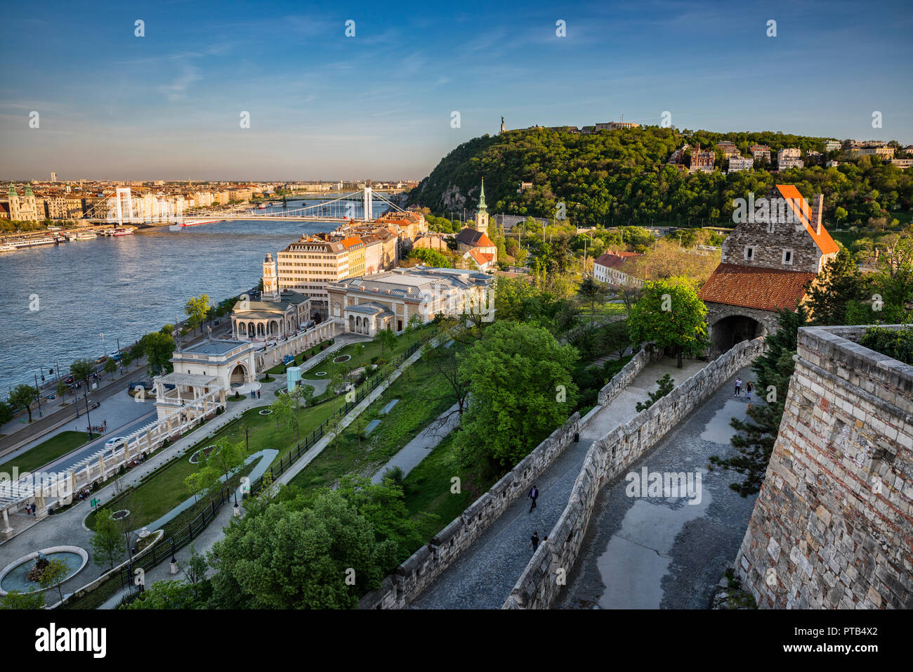 Silhouette skyline budapest hi-res stock photography and images - Alamy