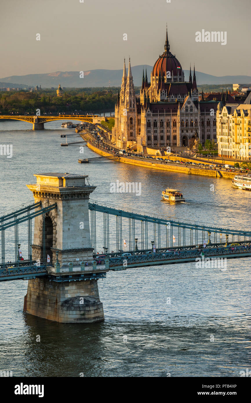 Budapest Chain bridge and Parliament building Stock Photo