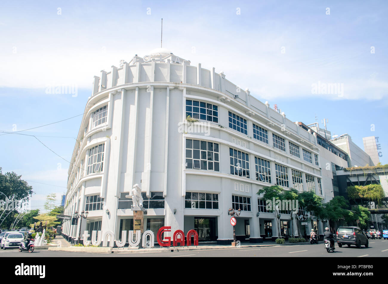 https://c8.alamy.com/comp/PTBFB0/surabaya-museum-at-siola-building-tunjungan-street-surabaya-east-java-indonesia-PTBFB0.jpg
