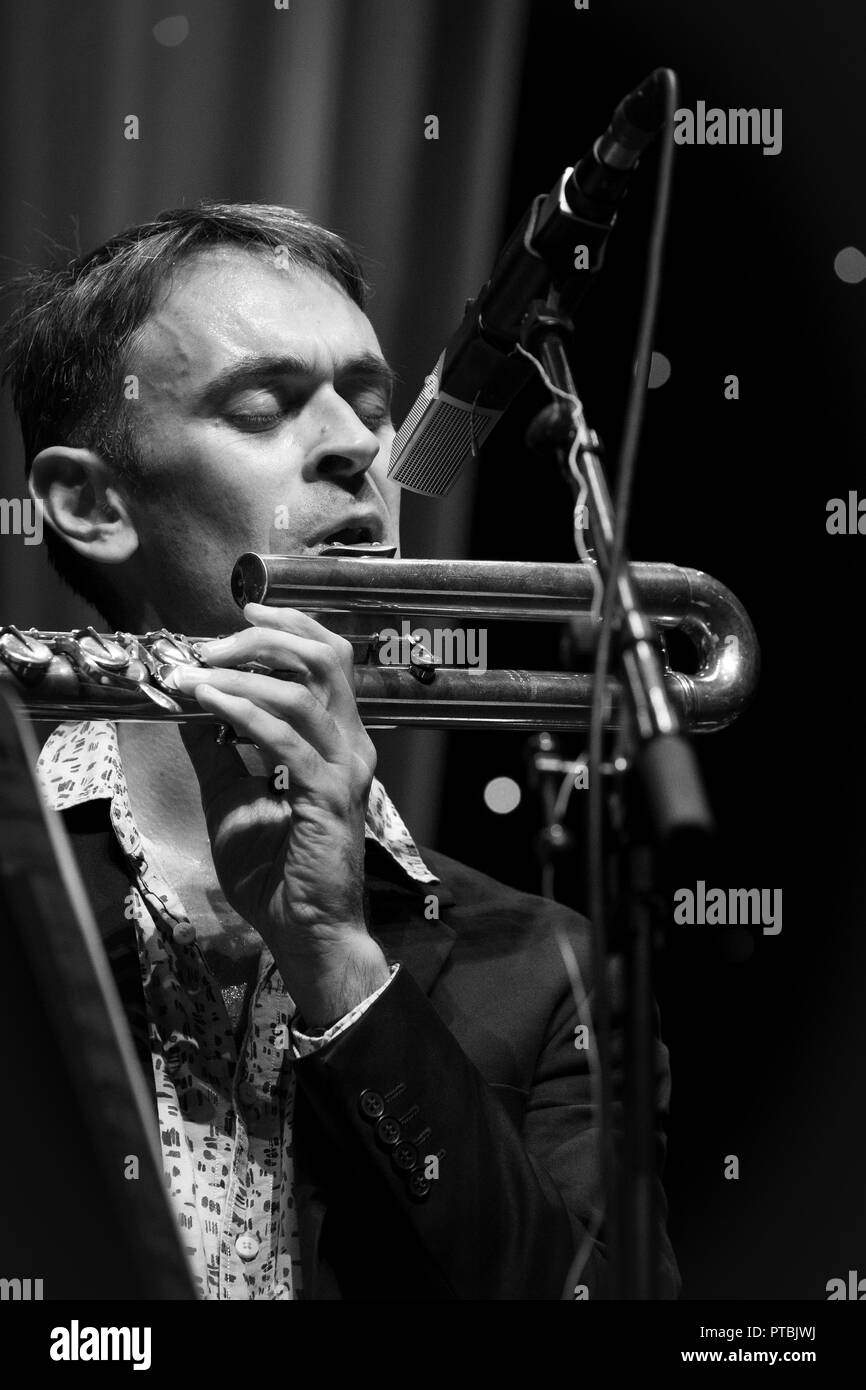 Gareth Lochrane playing jazz flute with Gareth Lochrane big band,  Scarborough Jazz Festival 2018 Stock Photo - Alamy