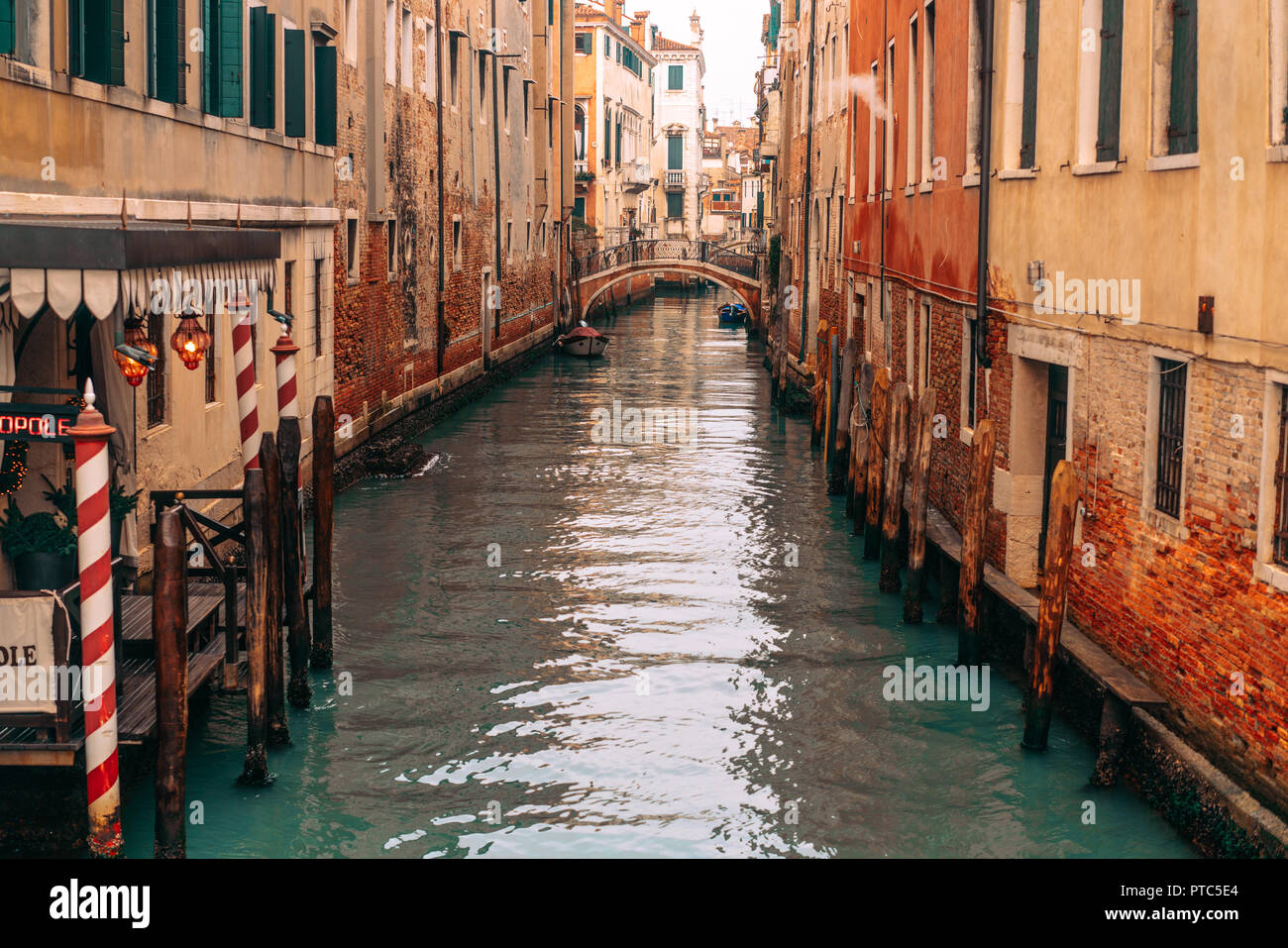Colourful and relaxing canal in Venice Stock Photo - Alamy