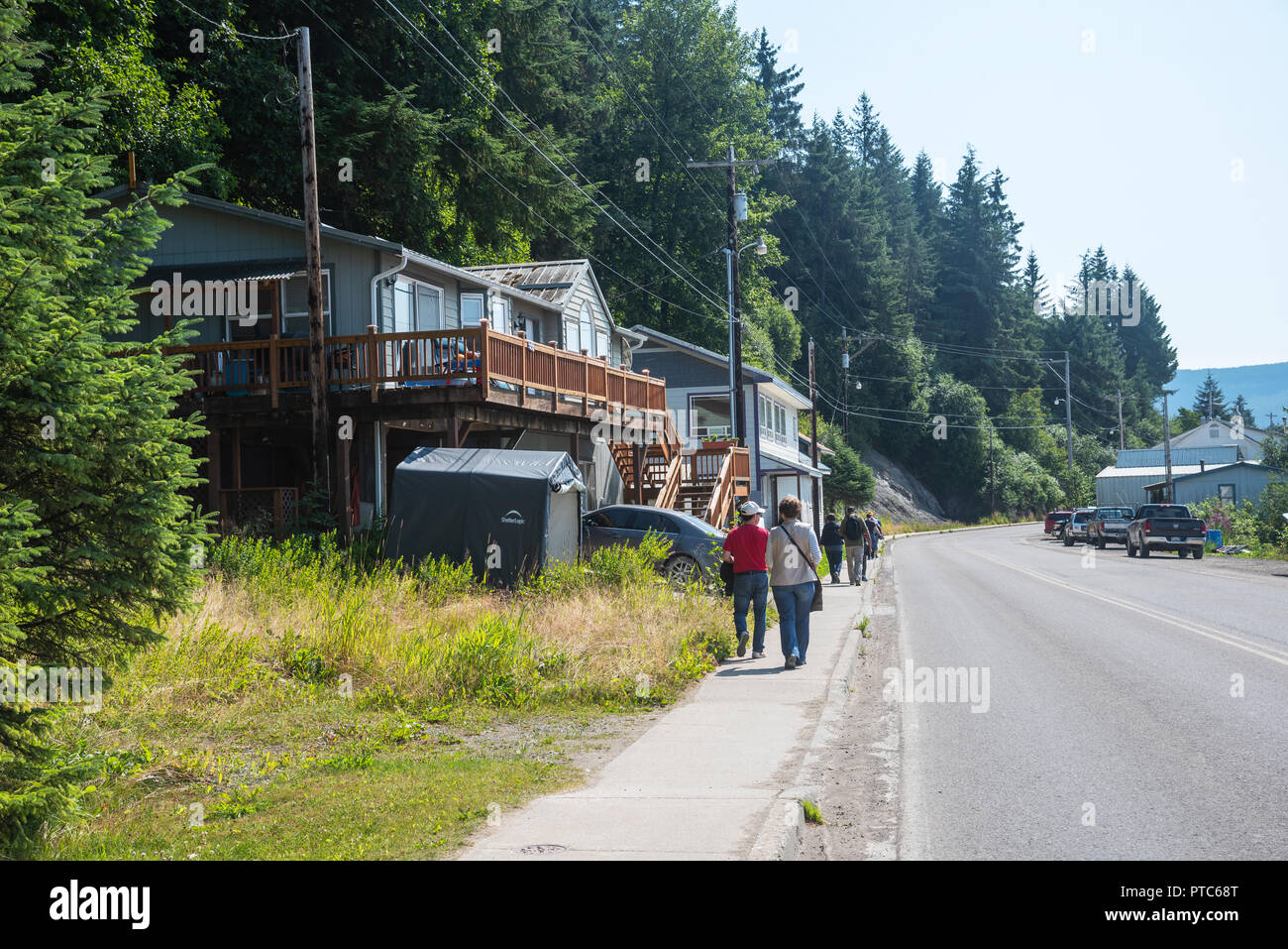 Native alaska walking hires stock photography and images Alamy