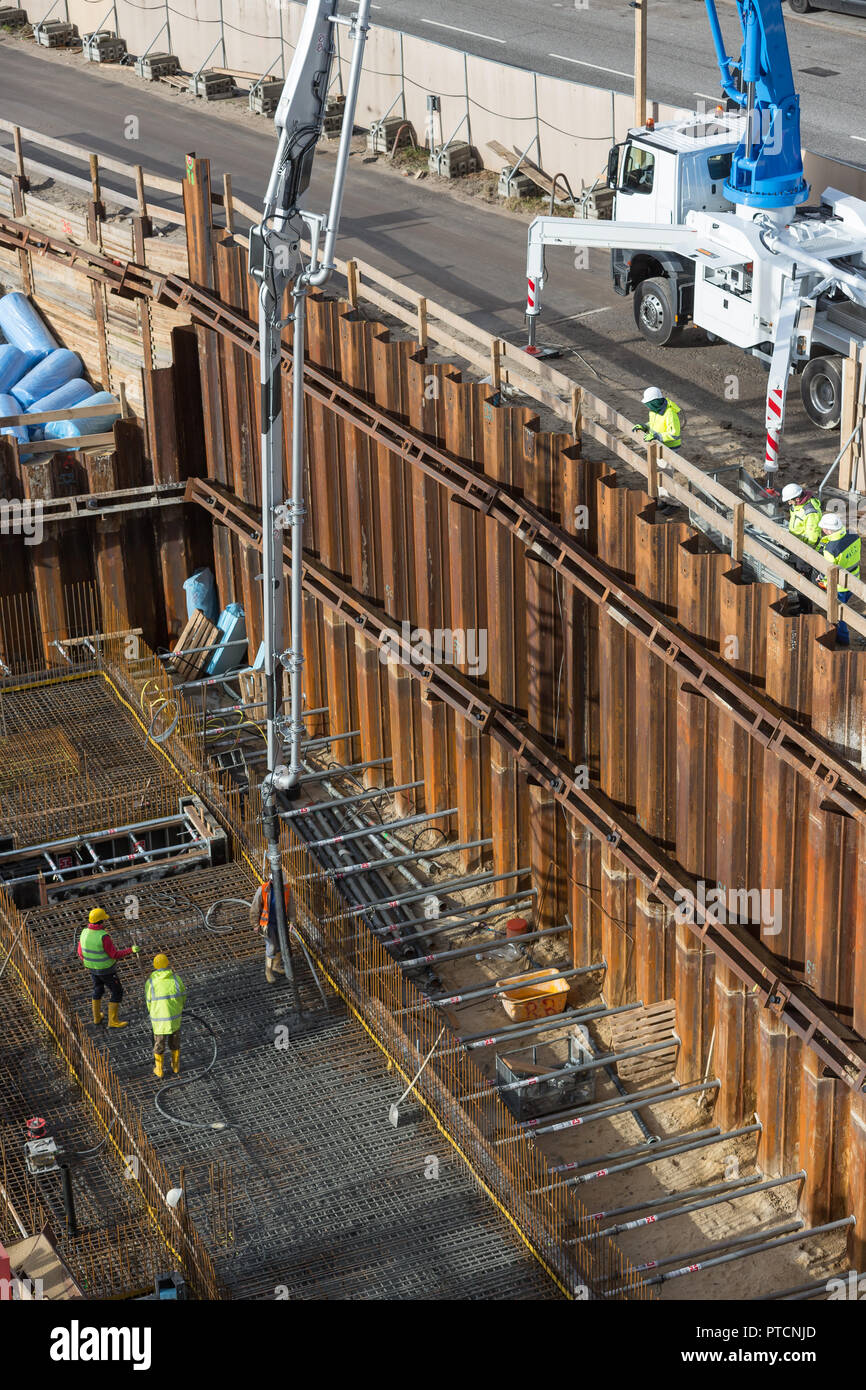 Foundation piling hires stock photography and images Alamy