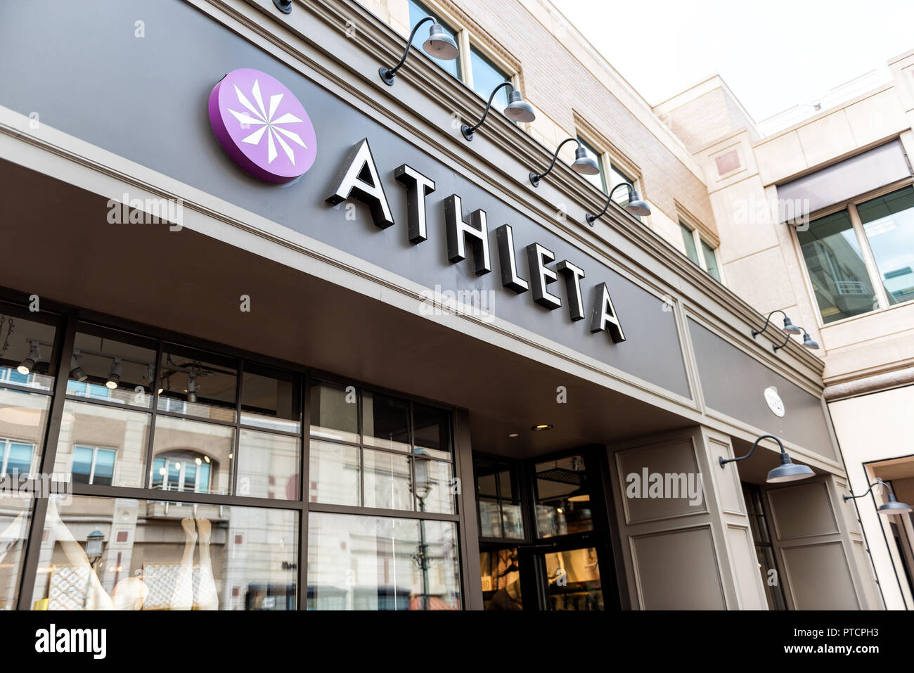 athleta clothing store