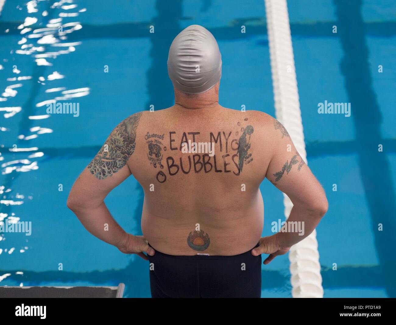 Military swimming pool hi-res stock photography and images - Page 18 - Alamy, image size:1300x1068