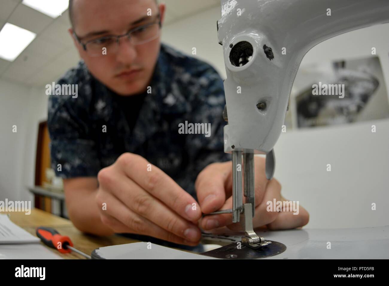 Us marine sewing hires stock photography and images Alamy