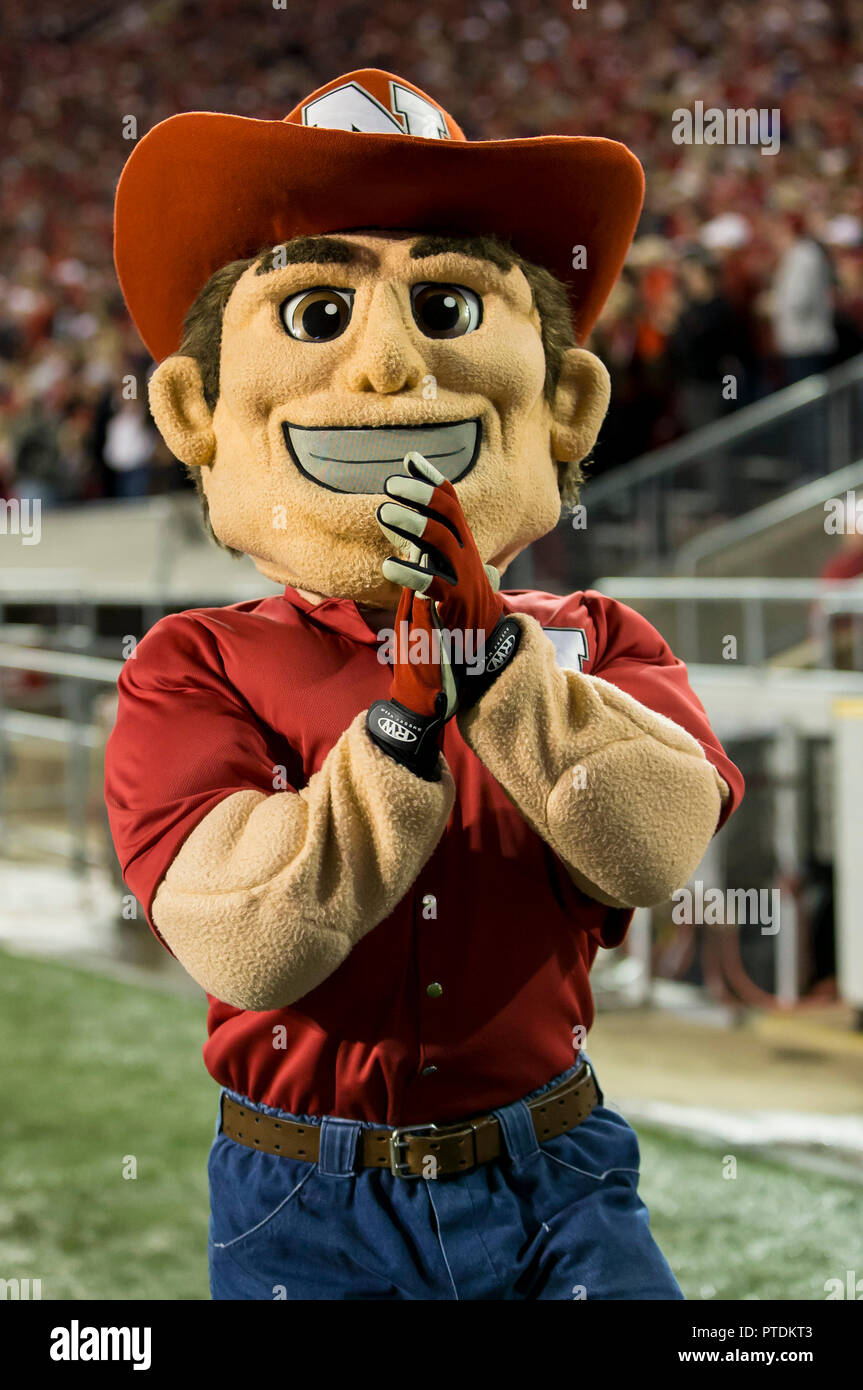 Madison, WI, USA. 6th Oct, 2018. Nebraska mascot claps toward the camera after a touchdown during the NCAA Football game between the Nebraska Cornhuskers and the Wisconsin Badgers at Camp Randall Stadium in Madison, WI. Wisconsin defeated Nebraska 41-24. John Fisher/CSM/Alamy Live News Stock Photo