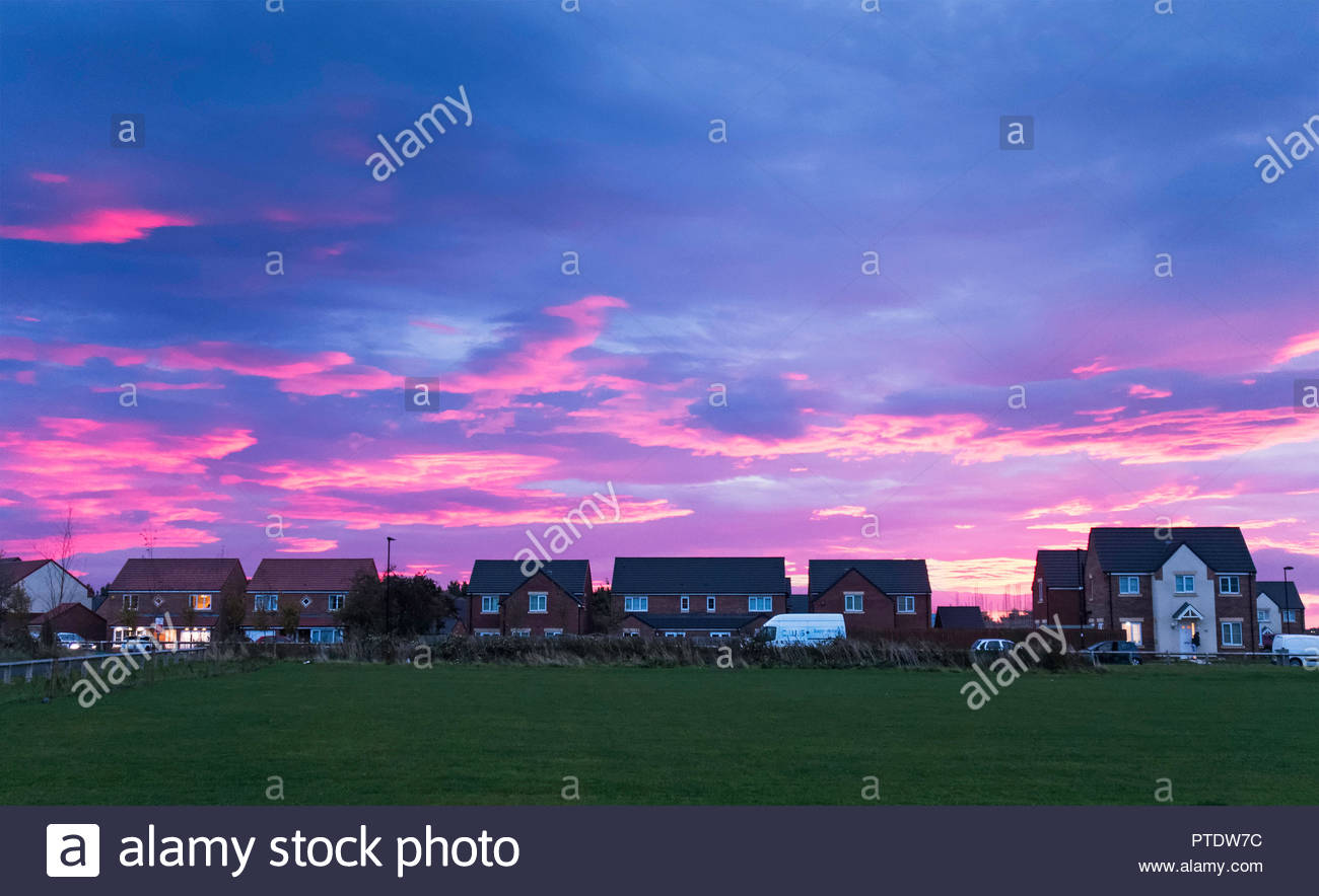 Wideopen, North Tyneside, UK. 09th October 2018. A glorious sunrise. Joseph Wideopen Stock Photos & Wideopen Stock Images - Alamy