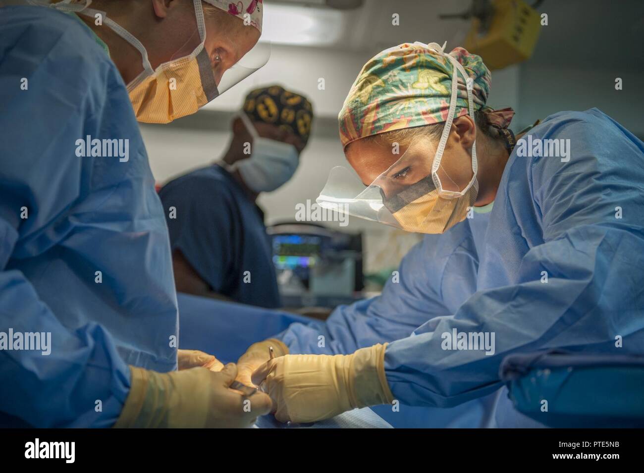 Page 9 Hospital Corpsman 1st Class High Resolution Stock Photography And Images Alamy
