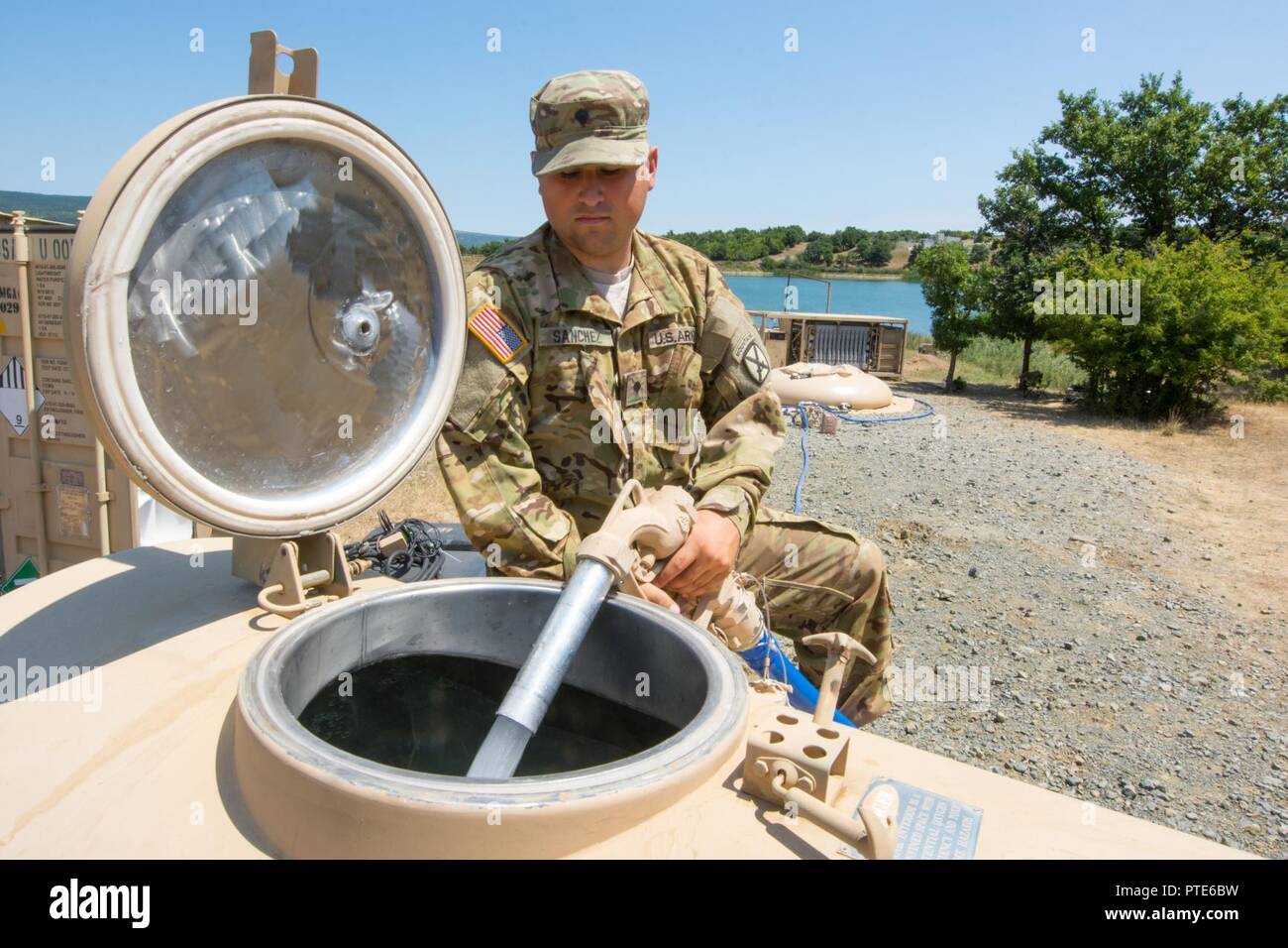 Us army water tank hires stock photography and images Alamy