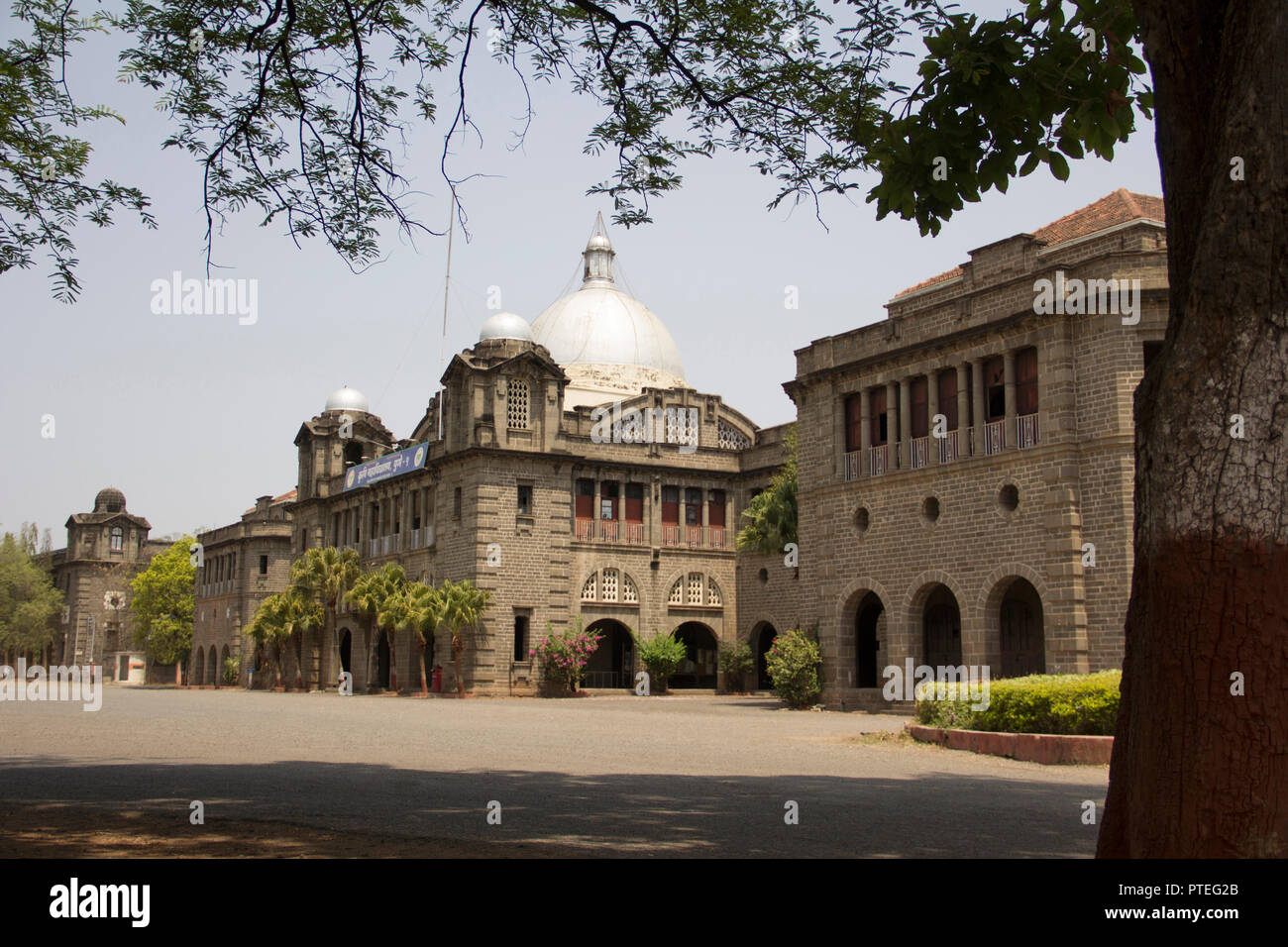 Side view of Mahatma Phule Agriculture College, Pune, India Stock Photo