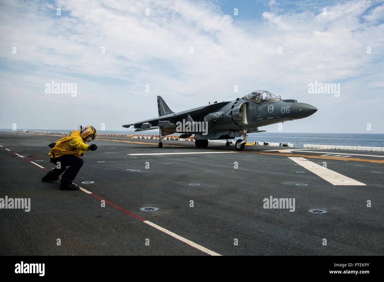 Sikorsky mh-53e. F/а-18с "hornet" - 09849. чинук 46. ка-52 вертолёт ввс россии. морская авиация сша.