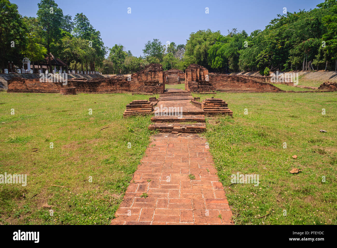 Old Wat Nan Chang temple, one of the ruined temples in Wiang Kum Kam ...