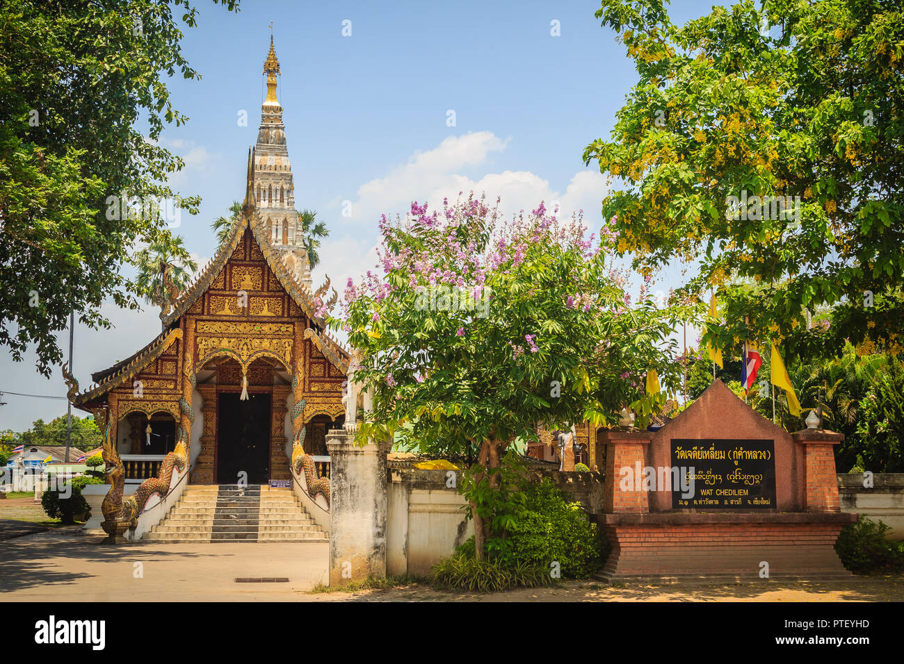 Beautiful Wat Chedi Liam (Temple of the Squared Pagoda), the only ...