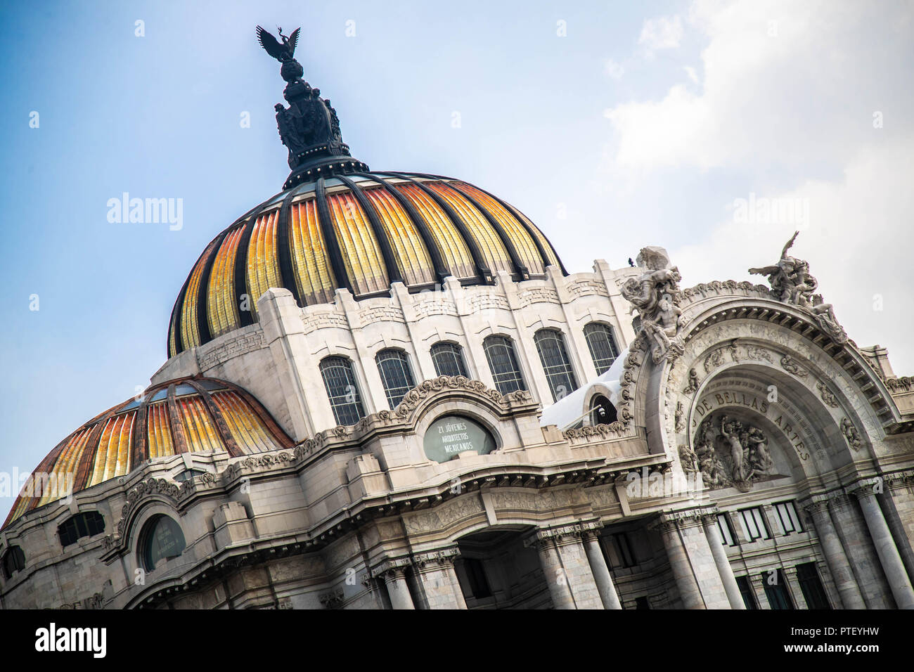 The Palace of Fine Arts, cultural center in the Historic Center of Mexico City, considered the most important in the manifestation of the arts in Mexico and one of the most renowned opera houses in the world. marble architectural building. White color. (Photo: Luis Gutierrez / NortePhoto.com)  El Palacio de Bellas Artes, recinto cultural en el Centro Histórico de la Ciudad de México, considerado el más importante en la manifestación de las artes en México y una de las casas de ópera más renombradas del mundo. edificio arquitectonico de marmol. color blanco.  (Foto: Luis Gutierrez / NortePhoto. Stock Photo