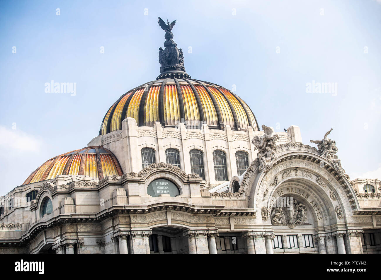 The Palace of Fine Arts, cultural center in the Historic Center of Mexico City, considered the most important in the manifestation of the arts in Mexico and one of the most renowned opera houses in the world. marble architectural building. White color. (Photo: Luis Gutierrez / NortePhoto.com)  El Palacio de Bellas Artes, recinto cultural en el Centro Histórico de la Ciudad de México, considerado el más importante en la manifestación de las artes en México y una de las casas de ópera más renombradas del mundo. edificio arquitectonico de marmol. color blanco.  (Foto: Luis Gutierrez / NortePhoto. Stock Photo