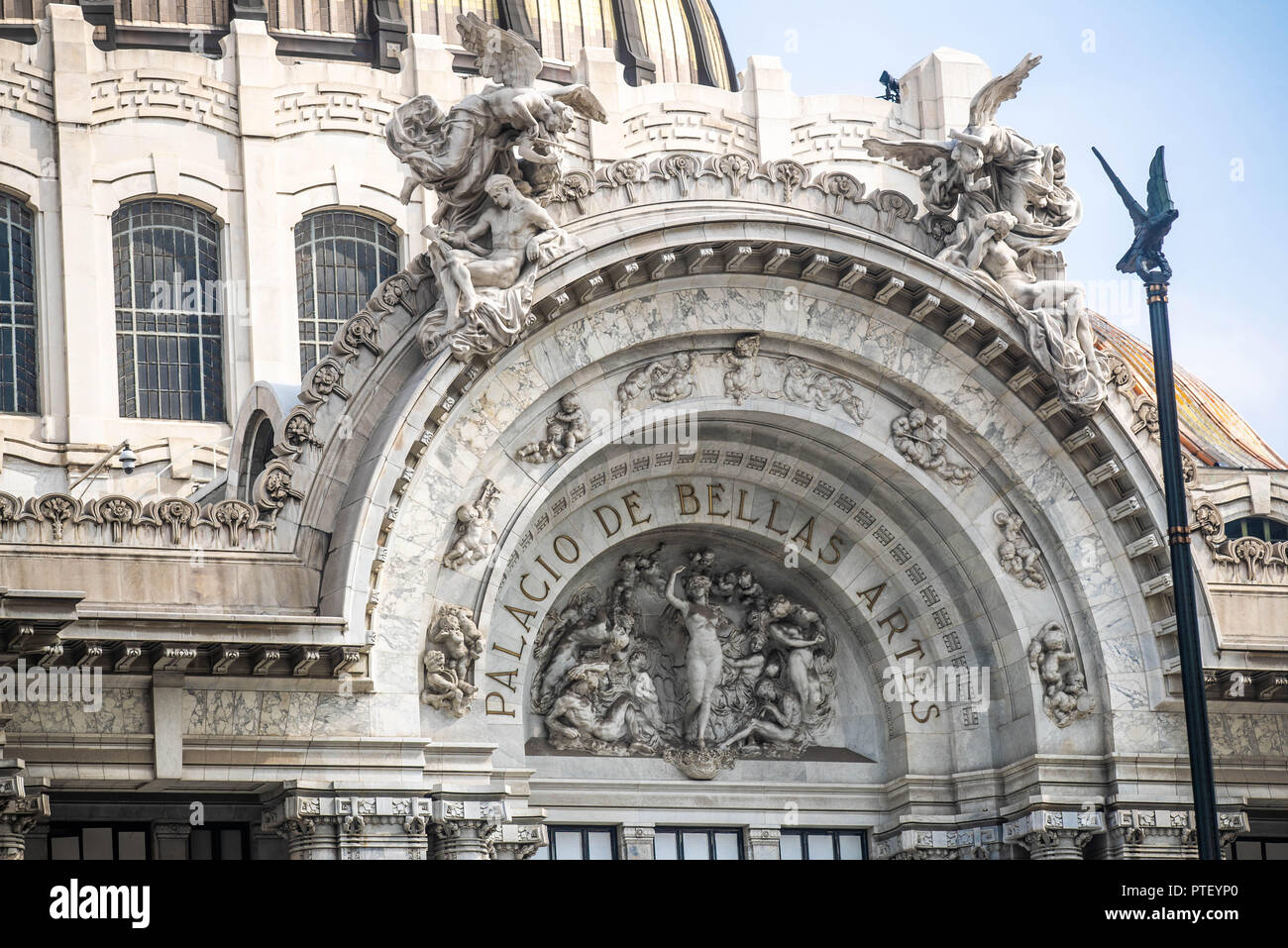 The Palace of Fine Arts, cultural center in the Historic Center of Mexico City, considered the most important in the manifestation of the arts in Mexico and one of the most renowned opera houses in the world. marble architectural building. White color. (Photo: Luis Gutierrez / NortePhoto.com)  El Palacio de Bellas Artes, recinto cultural en el Centro Histórico de la Ciudad de México, considerado el más importante en la manifestación de las artes en México y una de las casas de ópera más renombradas del mundo. edificio arquitectonico de marmol. color blanco.  (Foto: Luis Gutierrez / NortePhoto. Stock Photo