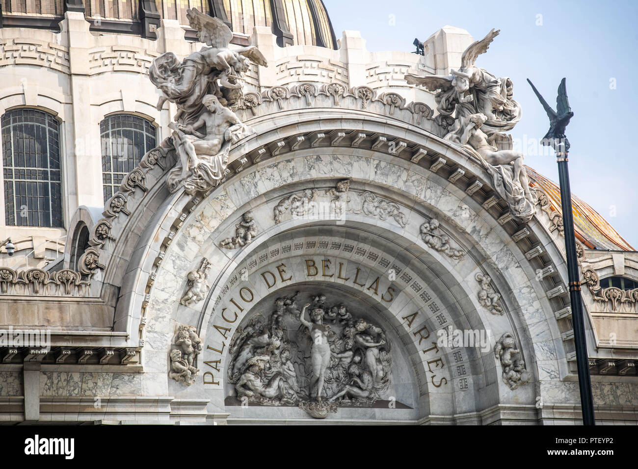 The Palace of Fine Arts, cultural center in the Historic Center of Mexico City, considered the most important in the manifestation of the arts in Mexico and one of the most renowned opera houses in the world. marble architectural building. White color. (Photo: Luis Gutierrez / NortePhoto.com)  El Palacio de Bellas Artes, recinto cultural en el Centro Histórico de la Ciudad de México, considerado el más importante en la manifestación de las artes en México y una de las casas de ópera más renombradas del mundo. edificio arquitectonico de marmol. color blanco.  (Foto: Luis Gutierrez / NortePhoto. Stock Photo