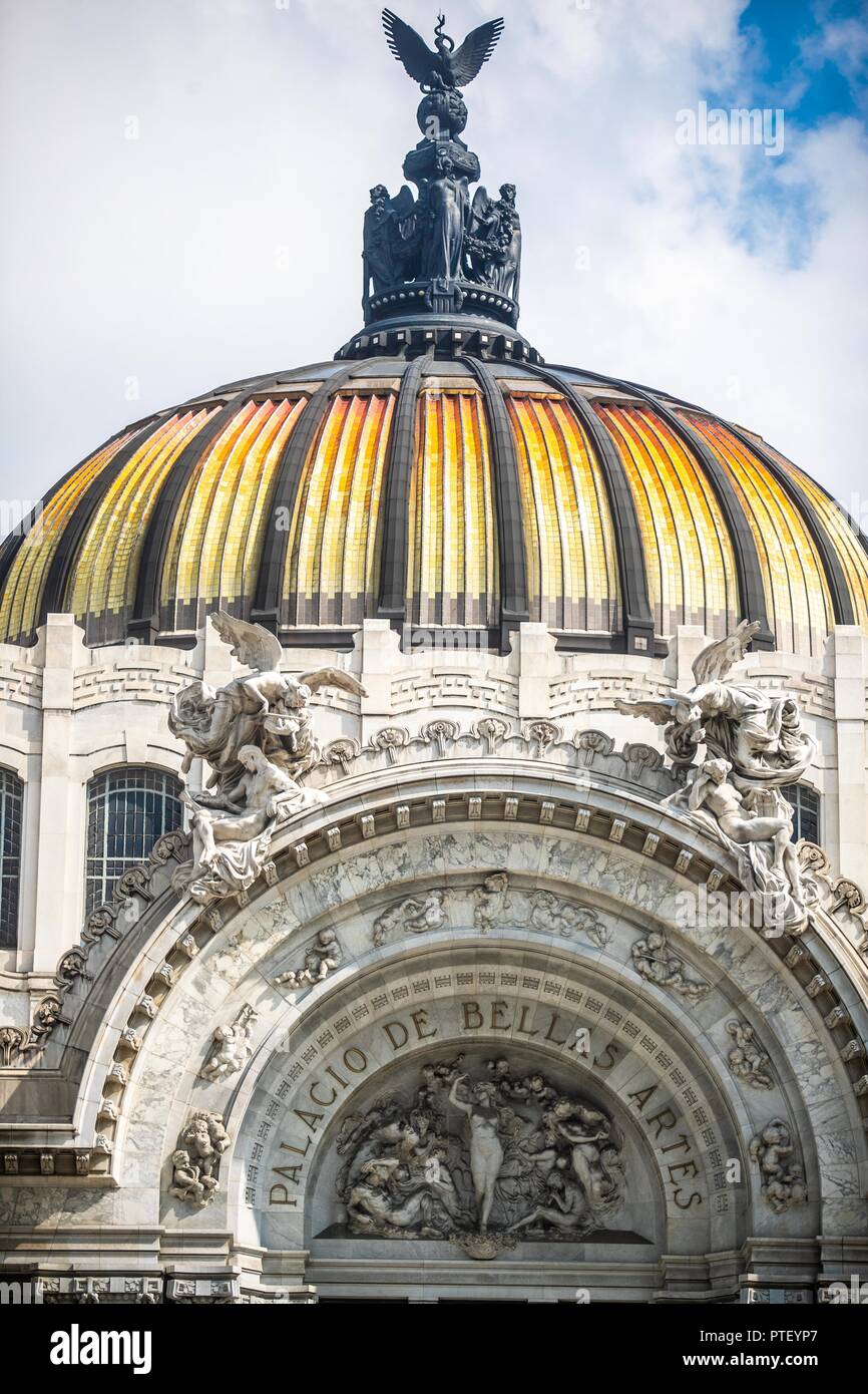 The Palace of Fine Arts, cultural center in the Historic Center of Mexico City, considered the most important in the manifestation of the arts in Mexico and one of the most renowned opera houses in the world. marble architectural building. White color. (Photo: Luis Gutierrez / NortePhoto.com)  El Palacio de Bellas Artes, recinto cultural en el Centro Histórico de la Ciudad de México, considerado el más importante en la manifestación de las artes en México y una de las casas de ópera más renombradas del mundo. edificio arquitectonico de marmol. color blanco.  (Foto: Luis Gutierrez / NortePhoto. Stock Photo