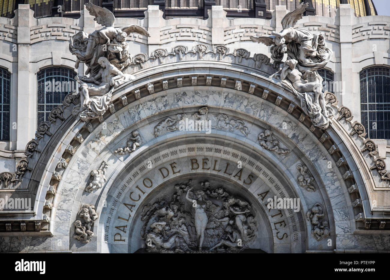 The Palace of Fine Arts, cultural center in the Historic Center of Mexico City, considered the most important in the manifestation of the arts in Mexico and one of the most renowned opera houses in the world. marble architectural building. White color. (Photo: Luis Gutierrez / NortePhoto.com)  El Palacio de Bellas Artes, recinto cultural en el Centro Histórico de la Ciudad de México, considerado el más importante en la manifestación de las artes en México y una de las casas de ópera más renombradas del mundo. edificio arquitectonico de marmol. color blanco.  (Foto: Luis Gutierrez / NortePhoto. Stock Photo