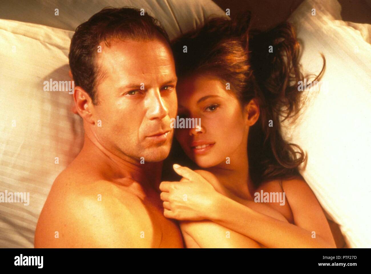 Original film title: COLOR OF NIGHT. English title: COLOR OF NIGHT. Year: 1994. Director: RICHARD RUSH. Stars: BRUCE WILLIS; JANE MARCH. Credit: HOLLYWOOD PICTURES / Album Stock Photo