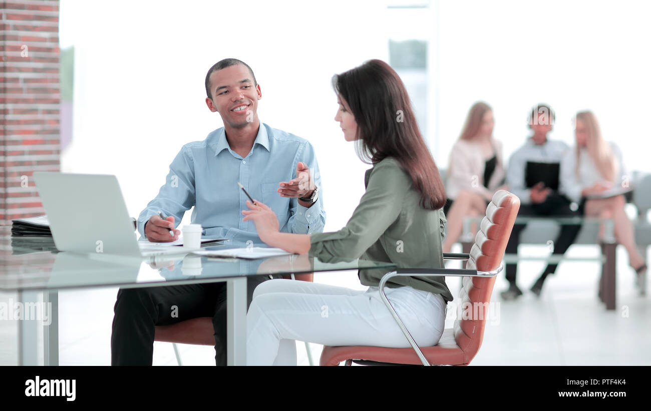 Bank manager and client hi-res stock photography and images - Alamy
